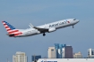 Boeing 737-823